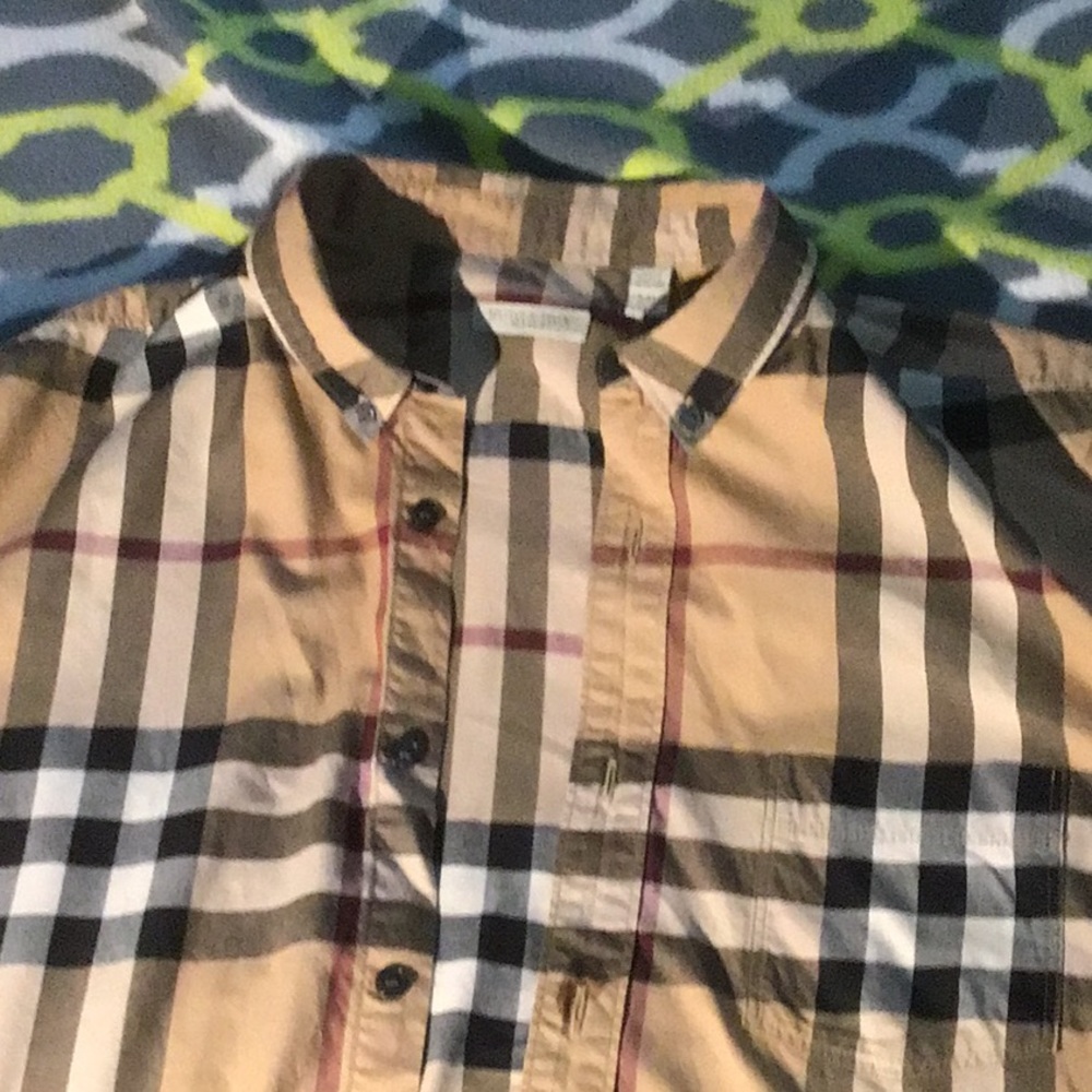 Authentic Burberry 👕 - Picture 7 of 13